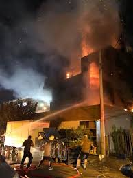 Σήμερα περικλείεται από τις οδούς αλεξάνδρας, μαυρομματαίων, ευελπίδων. Fwtia Twra Se Estiatorio Sto Palaio Falhro Vima Online