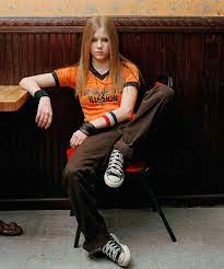 Colección de frodo baggins • última actualización: Trending Stuff Avril Lavigne 2002 X Avril Lavigne 2020 Facebook
