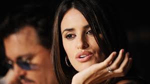 Shakira 'has no interest in dating Tom Cruise' after pair sparked romance  rumours