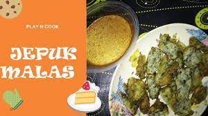 Kupas pisang lecek bersama gula garam dan soda bikarbonate. Resepi Jemput Malas Kelantan Chiara Resepi