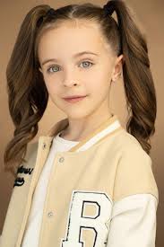 Holiday Road (TV Movie 2023)