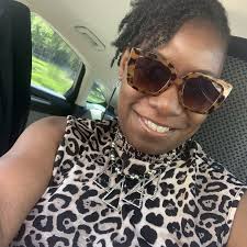 Gwen Carson is traveling to Pensacola, Florida from Newark Liberty  International Airport.