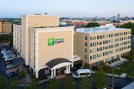 Book your room at the newly renovated comfort inn boston near university. Holiday Inn Express Boston Boston Ma 2021 Updated Prices Deals