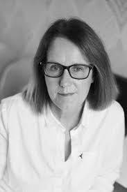 Paula Hillman's Instagram, Twitter & Facebook