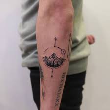 Men Tattoos Men Tattoos For Arm Tattoos Dovme Dovmeler Erkek Dovme Modelleri Beautiful Tattoos Word Tattoos Geometric Tattoo