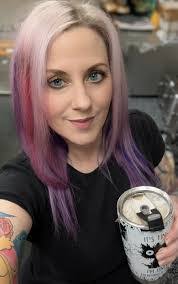 Michelle Hipple's Instagram, Twitter & Facebook