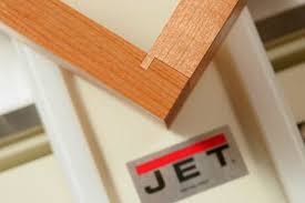 Here S How To Make This Sturdy Corner Joint On Your Table Saw Rabbet And Dado Joints Are A Great Solution For Bu In 2020 Woodworking Joints Diy Table Saw Wood Turning