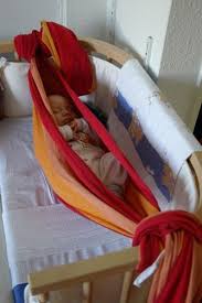 Cannulating veins in infants and small children can be very challenging. Eine Schaukel Hangematte Wippe Fur Das Baby Ganz Einfach Aus Dem Tragetuch Baby Aus Baby Das Dem Eine Baby Diy Kinder Zimmer Baby Hangematte