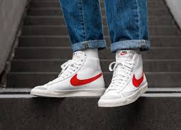 Faut Il Acheter La Nike Blazer Mid 77 Vntg Habanero Red White Nike Blazer Homme In 2020 Tennis Shoes Outfit Outfit Shoes Cute Nike Shoes