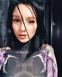 Lou Cypher cos 'n' play