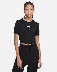 Naomi osaka revealed her latest collaboration with nike and comme des garçons, which is set to release in november. Naomi Osaka Cropped Tennis T Shirt Nike Com