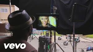 Cole:] we out in abu dhabi, we like to party we don't cause trouble, we just ride bugatti bad chicks, shawty, sorta resemble sade imported her in from raleigh. Beyonce Party Behind The Scenes Ft J Cole Youtube
