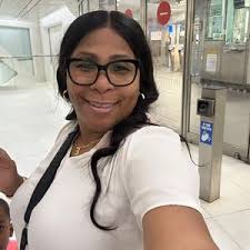 Eva King (@remedybyeva)