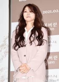 차지연은 지난해 10월 13일 방송된 '불후의 명곡' 송대관 편에서 맨발에 민낯은 물론 수의를 입고 무대에 올라 '네박자'를 열창했다. ìžƒì–´ë²„ë¦° ì–¼êµ´ 1895 ì°¨ì§€ì—°ì˜ ëª…ì„±í™©í›„ ìŠ¤í¬ë¦°ì„œ êµ¬í˜„í•œ ë¬´ëŒ€ ìœ„ ê°ë™ ì¢…í•© ë‚˜ë¬´ë‰´ìŠ¤