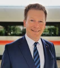 Richard Bahn's Instagram, Twitter & Facebook