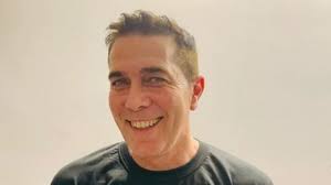 30 de noviembre de 1972) es un periodista, locutor y presentador de televisión argentino.desde 2002, es conductor y productor ejecutivo de telefe noticias del noticiero central a las 20 junto a la periodista cristina pérez.desde 2010, y hasta 2016, se desempeñó como gerente periodístico de las tres ediciones del noticiero del. Amo Espiarte Mientras La Novia De Rodolfo Barili Sin Filtro Diario La Provincia Sj