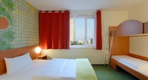 Where they make their money is on the add ons breakfast was 9 euros each, drinks are pricy and parking was 12 euros a night. B B Hotel Frankfurt West Ab 52 7 2 Bewertungen Fotos Preisvergleich Frankfurt Am Main Tripadvisor