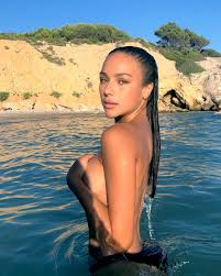 Katerina Safarova - Free pics, galleries & more at Babepedia