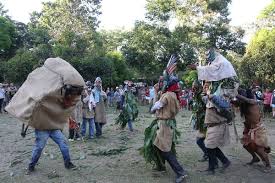 15 juegos tradicionales más conocidos. Borucas Invitan A Turistas A Presenciar Su Ancestral Juego De Los Diablitos La Nacion