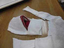 使い込んでくたびれてしまったタオルは ぞうきんとして拭き掃除に使ったあとは捨ててしまうという方も多いのではないでしょうか ぞうきんではなく タオル特有の優しい肌触りを活かしたグッズ作りに利用してみませんか 古いタオル はぎれ 小物 手作り 小物