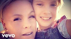 Willow is very close with her mom, who often calls her daughter her twin. P Nk Willow Sage Hart Cover Me In Sunshine Official Video Youtube