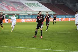 Bong da 24h, trang tin bong da the thao 24h cap nhat nhanh nhat. Video Augsburg Bayern Munich Sieu Sao Len Tiáº¿ng Sá»¥p Ä'á»• Tren Cháº¥m Penalty