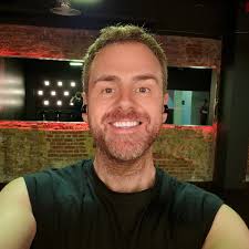 Someone tell the gays, I found good lighting at the gym! Felt great to be  back today pumping the 5kg irons with the ol twiglets and rolling about  like a beached sea