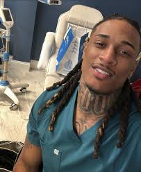 Jay Hefner's Instagram, Twitter & Facebook