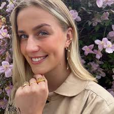 "Wilma" small gold plated pearl earrings with peach colored pearls