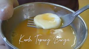 Malah guna 4 bahan je. Kueh Tradisional Kueh Tepung Bunga Youtube
