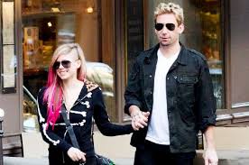 The nickelback frontman doesn't care about the world's opinion to his recent engagement to avril lavigne, and reveals the pair only started dating on july 1. Avril Lavigne Chad Kroeger Separate Billboard Billboard