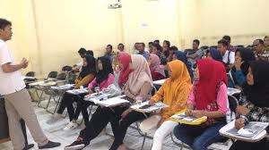 Jika kalian penasaran dengan pengalaman pekerjaanku lainnya sebagai buyer agent, kerja diforwading dan pekerjaan lainnya yang semua berhubungan dengan negara lain.yuk comment.jika kalian mau tips tips dan sharing nya. Dwi Senang Bisa Bekerja Di Luar Negeri Dengan Biaya Murah Paspor Pmi Kini Gratis Surya