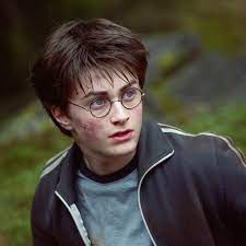 Find and save images from the harry potter bilder collection by bubriell (bubriell) on we heart it, your everyday app to get lost in what you love. Happy Birthday Harry So Viel Potter Steckt In Bremen Buten Un Binnen