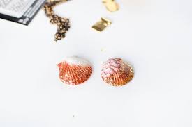 Your options might seem limited when you don't have an electric drill handy, but you can. Shimmer Seashell Necklace Diy Favecrafts Com