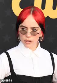 Billie Eilishs Nude Photo: Challenging Societal Norms - Truth or Fiction