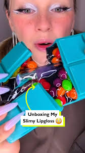 Unboxing my super slimy lipgloss 😋