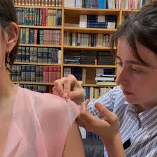 el projecte musical de l' @elenaa.spin és molt maco!!! i la gent  involucrada ho és encara més!! gràcies per comptar amb mi @always__nu per  fer aquesta bateta i cinteta!! 🫶🏻