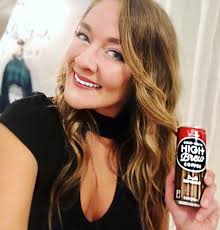 Sara Leone's Instagram, Twitter & Facebook