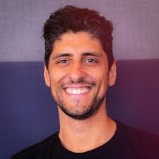 Eu amo aprender coisas novas! Pra mim, funciona como uma injeção de ânimo  para o trabalho. Quando entrei na Tastemade com o desafio de zelar pela  programação do novo canal de TV,