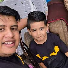 Exhibidor para hotwheels Nuevo es de acrílico para 10 Piezas!! $300 o 2 x  $500 Los tengo por Constituyentes O puedo enviar en moto costo extra!