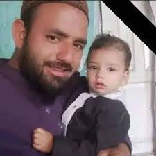 As food shortages persist in the Gaza Strip due to Israel's blockade of  humanitarian aid, a Palestinian child was seen sharing food with cats.  Video via yahya_k_eid/Instagram #DawnToday