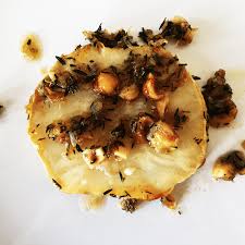 Celeri Rave Roti Au Beurre Sale Et Au Thym Et Ses Petites Noisettes Grillees Foodies And Family Recette Celeri Rave Celerie Rave Idee Recette Legume