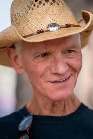 In N.H. governor's race, it's Ayotte vs. Massachusetts.