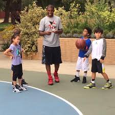 Chris paul was born in lewisville, north carolina on may 6, 1985. Chris Paul On Twitter On The Set Of My New Kids Footlocker Commercial Gobig Http T Co 537riydqdo