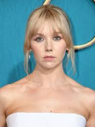 Lauren Lyle's Instagram, Twitter & Facebook