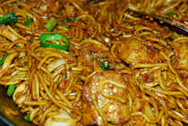 Mie goreng memang sangat mudah di temukan apalagi saat sore hari dan malam hari, banyak penjual mie goreng di pinggir pinggir jalan maupun kadang sering lewat di depan rumah. Resepi Mee Goreng Mamak Asli Resepi Chef