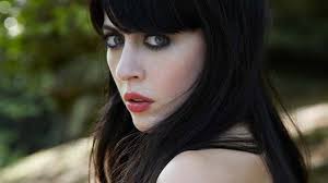 O filles de l'eau erzählt geschichten von und ums meer, liefert dabei unterschiedlich beschwingte melodien, besonders auffallend ist die braveheart melodie, welche ich als anspieltipp empfehle. Nolwenn Leroy French Talent This May Be Wrong