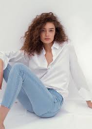 Women S Clothing Boots Accessories With Effortless Urban Style Rag Bone Photography Poses Women Curly Hair Styles Women