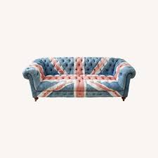 Shop now > arrange a styling quote via propertystyling@cocorepublic.com.au for studio shabby modular sofa by timothy oulton. Timothy Oulton Design Union Jack Chesterfield Sofa Aptdeco