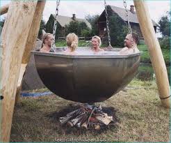 Originelle Und Verruckte Projekte Fur Unvergessliche Momente Im Garten Wohnideen Fur Inspiration Badewanne Garten Feuerstelle Garten Garten